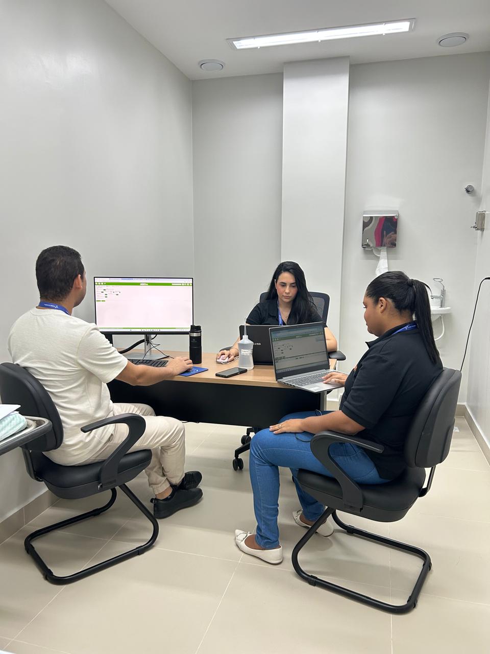 Leia mais sobre o artigo Implantação do AGHUse teve início no Complexo de Doenças Infectocontagiosas Dr. Clementino Fraga e no Hospital da Mulher e Maternidade Frei Damião